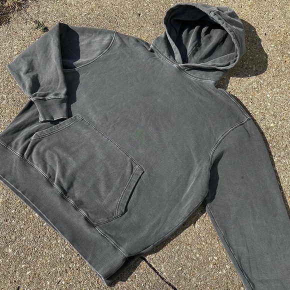 Old Navy Men's Grey Hoodie - Picture 3 of 5